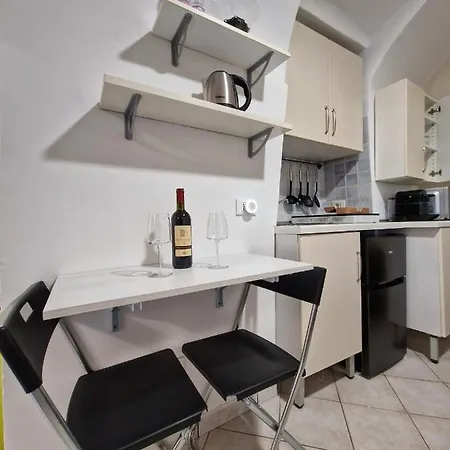 Ana's Place 4 *